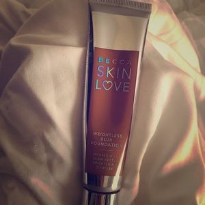 Becca cosmetics skin love weightless foundation